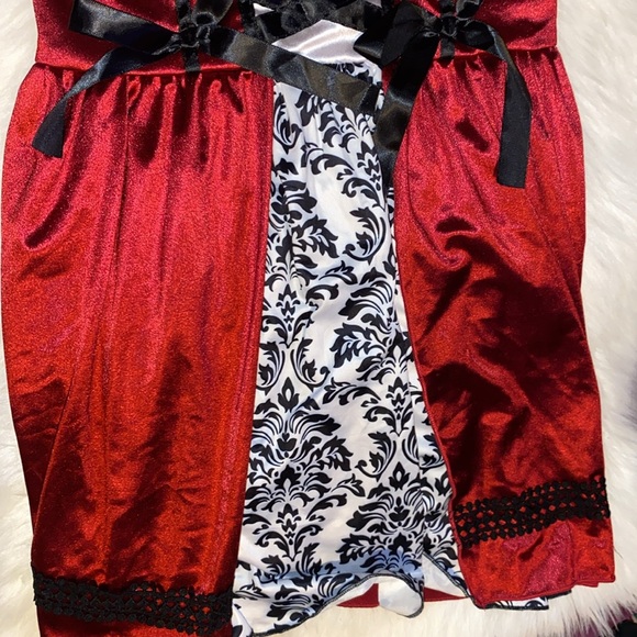 Little Red Riding Hood Attire - Picture 4 of 9